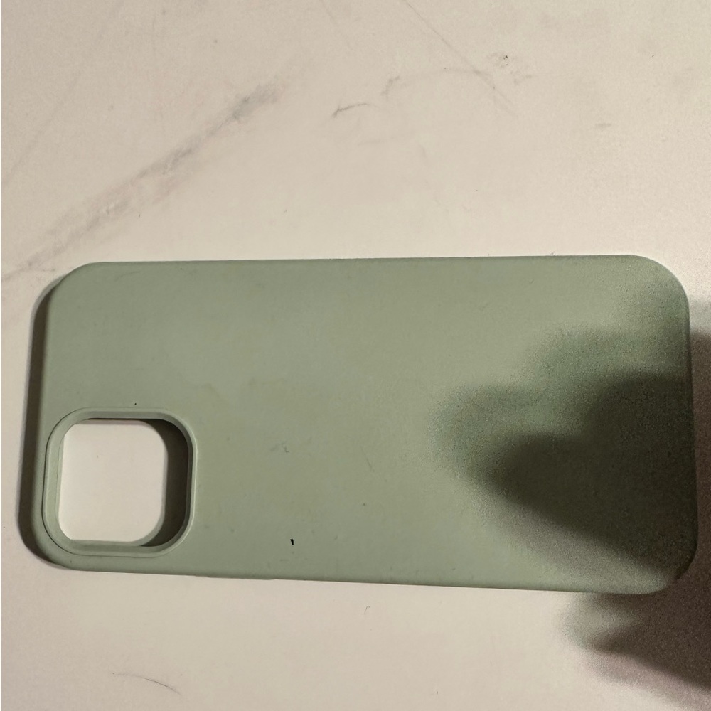 iphone 12 pro max phone case used but good condition just got a new phone!